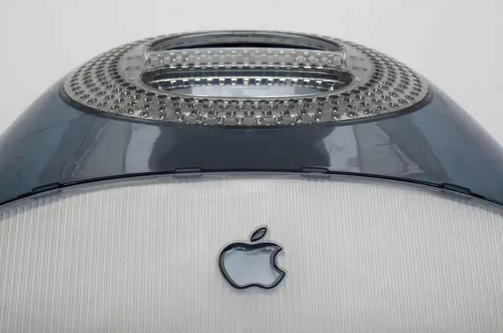 iMac: Компютърът, който спаси Apple