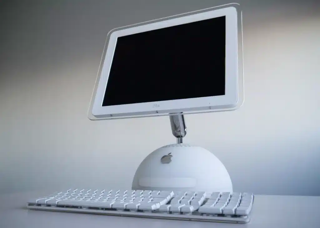iMac: Компютърът, който спаси Apple