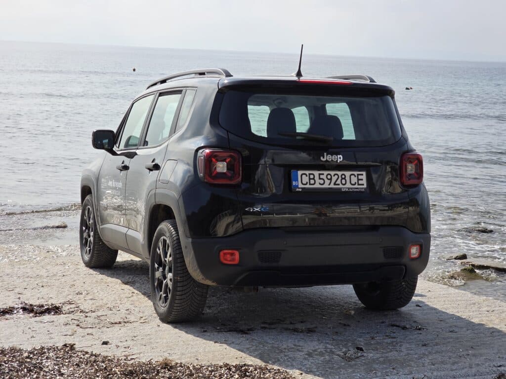 Jeep Renegade 4xe PHEV – Малък, но корав: Истински офроудър или градски хибрид?