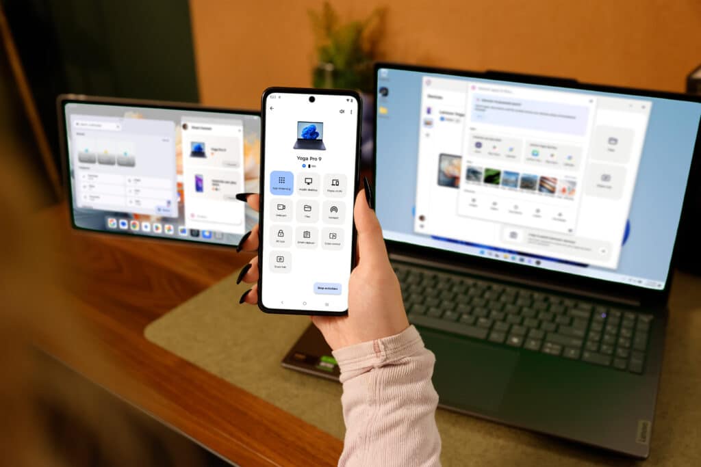 Следващото поколение на Smart Connect обогатява потребителското изживяване с нови Moto AI функции