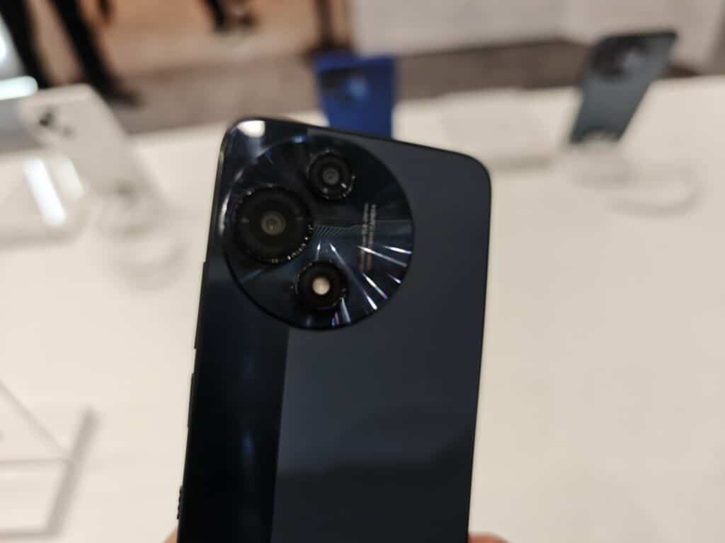 TCL представи 3 достъпни смартфона от серията 60, базирани на чипове на MediaTek