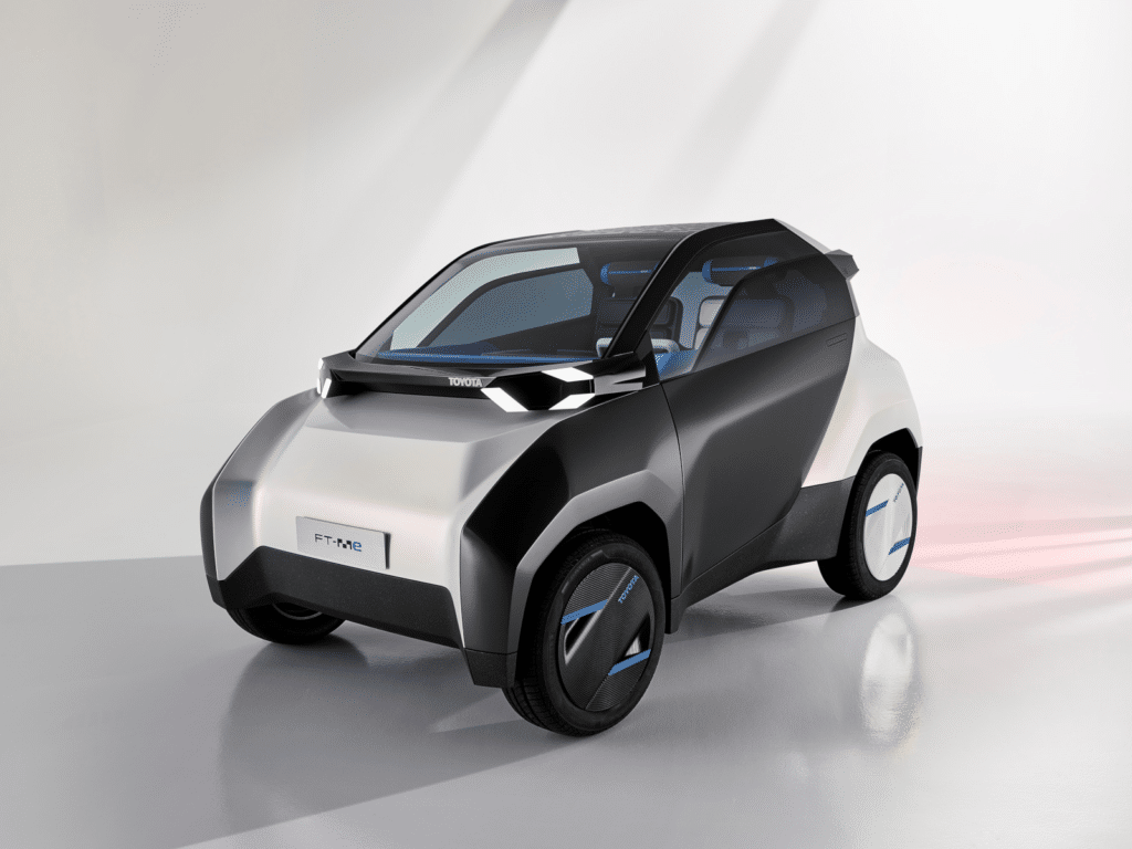 Toyota представи ултракомпактния двуместен електромобил FT-Me, който може да се кара без книжка