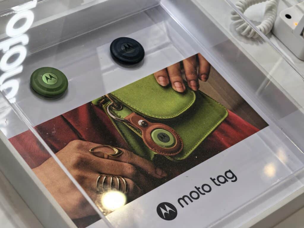 Motorola на MWC 2025: Как AI, умни тракери и сгъваеми екрани ще променят бъдещето на устройствата ни