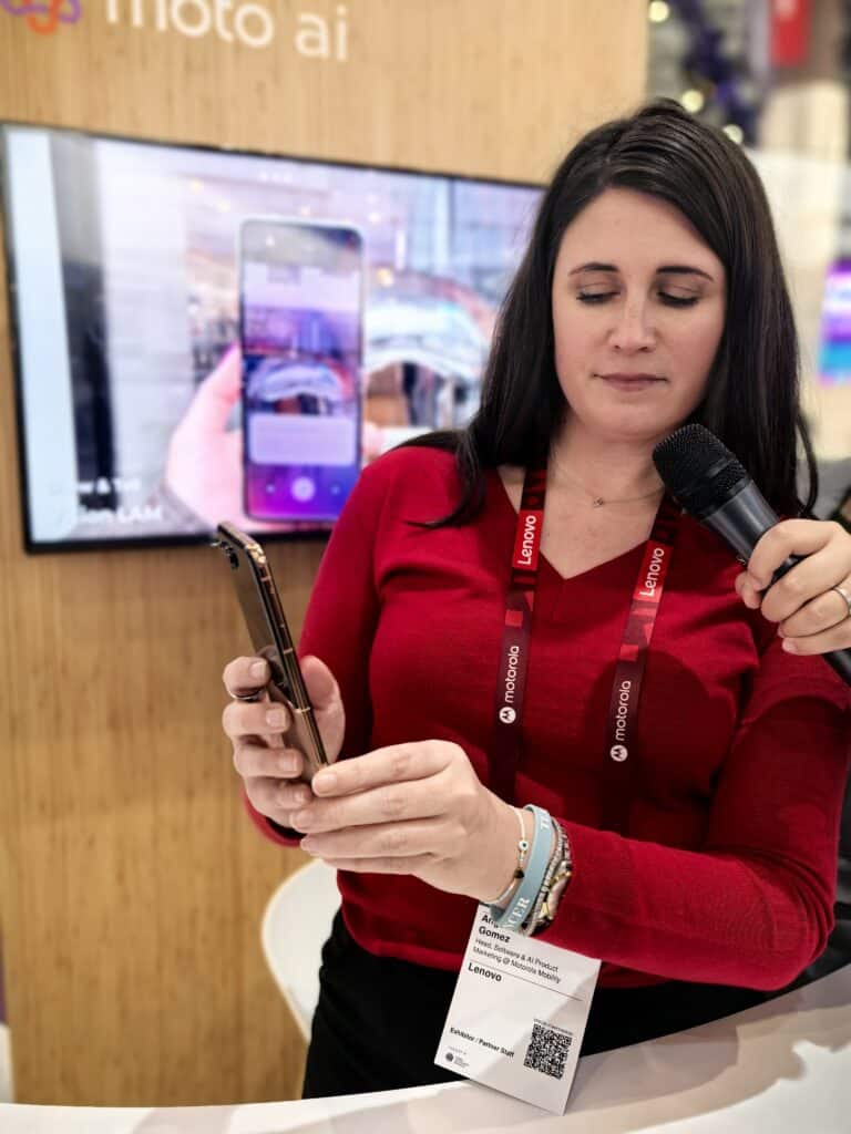 Motorola на MWC 2025: Как AI, умни тракери и сгъваеми екрани ще променят бъдещето на устройствата ни