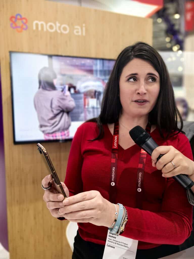 Motorola на MWC 2025: Как AI, умни тракери и сгъваеми екрани ще променят бъдещето на устройствата ни