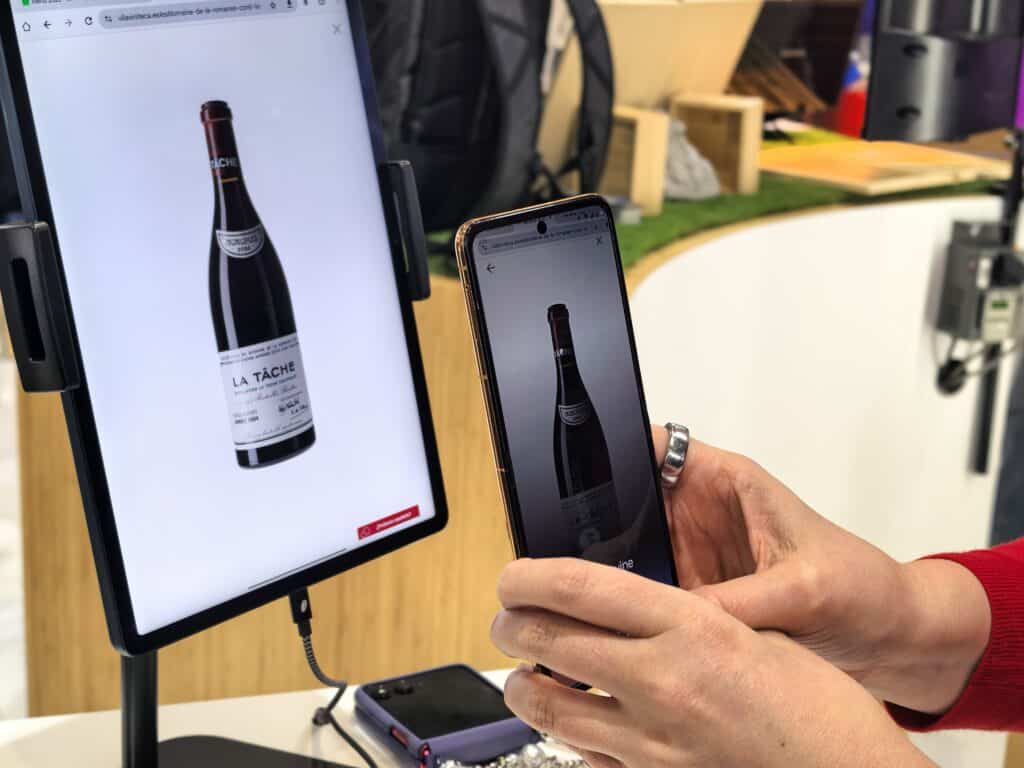 Motorola на MWC 2025: Как AI, умни тракери и сгъваеми екрани ще променят бъдещето на устройствата ни