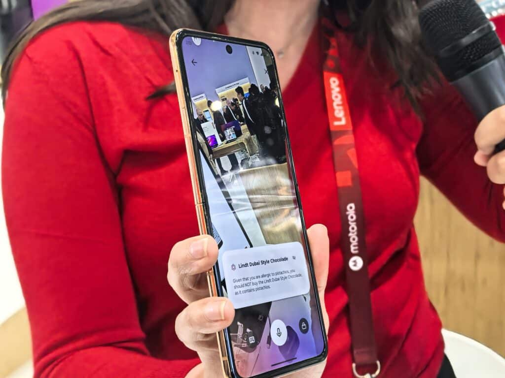 Motorola на MWC 2025: Как AI, умни тракери и сгъваеми екрани ще променят бъдещето на устройствата ни
