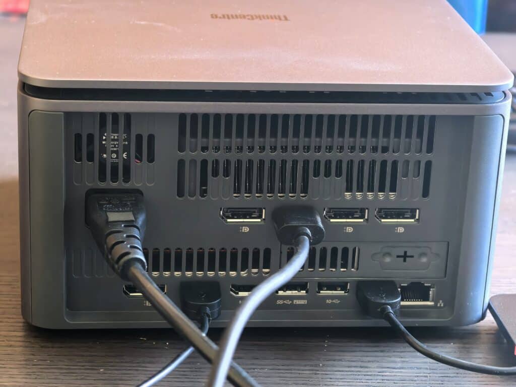 Lenovo ThinkCentre Neo Ultra и ThinkVision T24mv-30 – малкият сетъп с големи възможности