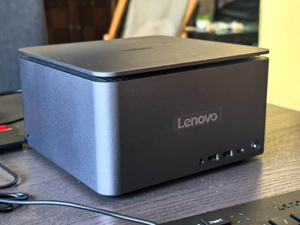 Lenovo ThinkCentre Neo Ultra и ThinkVision T24mv-30 – малкият сетъп с големи възможности