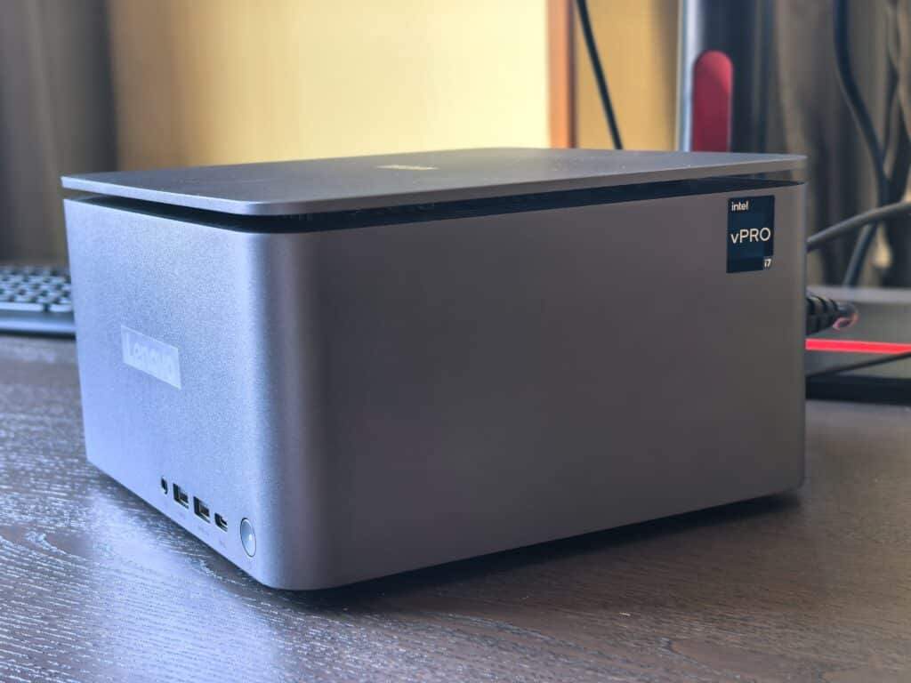Lenovo ThinkCentre Neo Ultra и ThinkVision T24mv-30 – малкият сетъп с големи възможности