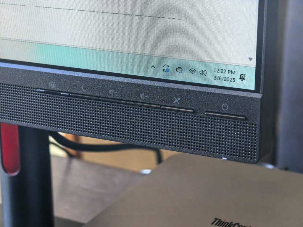 Lenovo ThinkCentre Neo Ultra и ThinkVision T24mv-30 – малкият сетъп с големи възможности