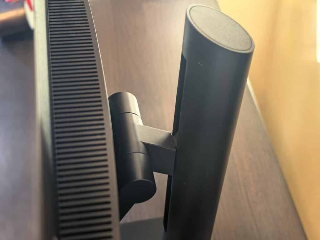 Lenovo ThinkCentre Neo Ultra и ThinkVision T24mv-30 – малкият сетъп с големи възможности