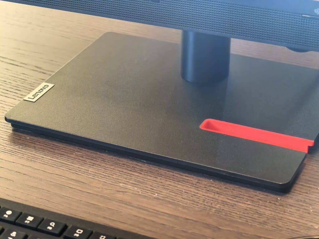 Lenovo ThinkCentre Neo Ultra и ThinkVision T24mv-30 – малкият сетъп с големи възможности