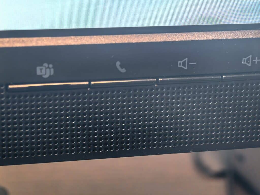 Lenovo ThinkCentre Neo Ultra и ThinkVision T24mv-30 – малкият сетъп с големи възможности