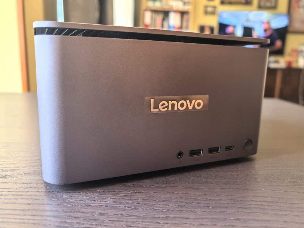 Lenovo ThinkCentre Neo Ultra и ThinkVision T24mv-30 – малкият сетъп с големи възможности