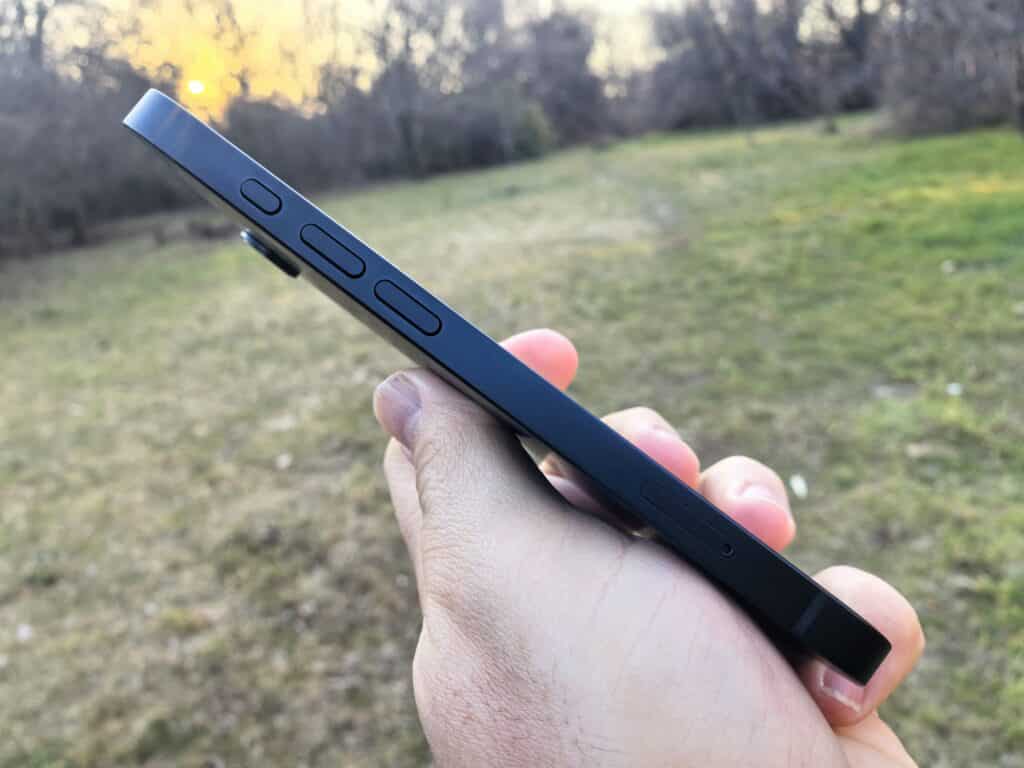 iPhone 16e – най-евтиният начин да имаш нов iPhone, но има ли уловка?