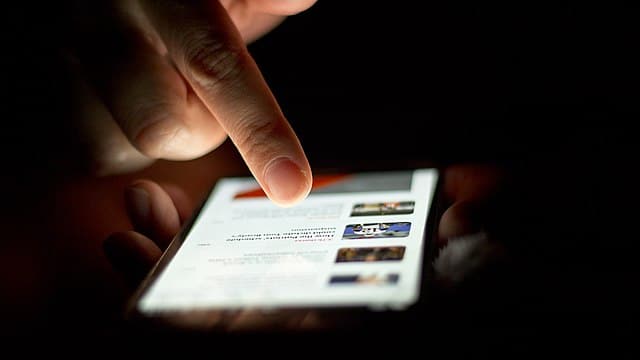 Думскролинг: Как да преоделеете пристрастяването към смартфона си?