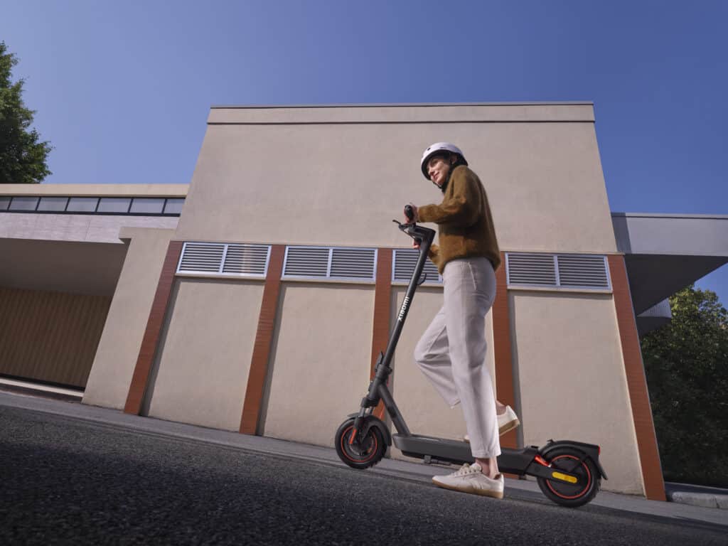 Xiaomi Electric Scooter 5 Max: Интелигентно и комфортно градско придвижване