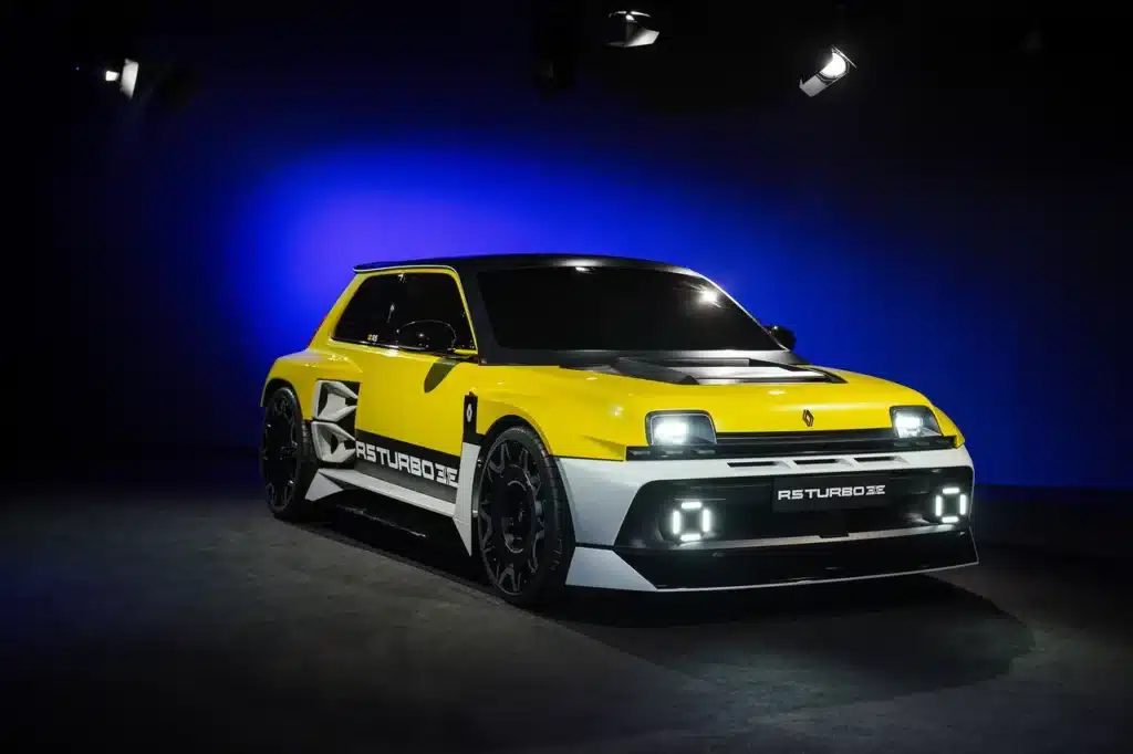 Renault представи малкия спортен електромобил R5 Turbo 3E на цена от 8 000