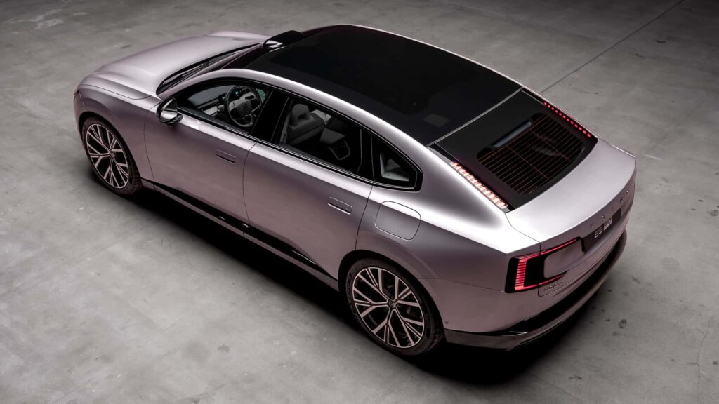Новото Volvo ES90 – изцяло електрически седан с пробег от 700 километра