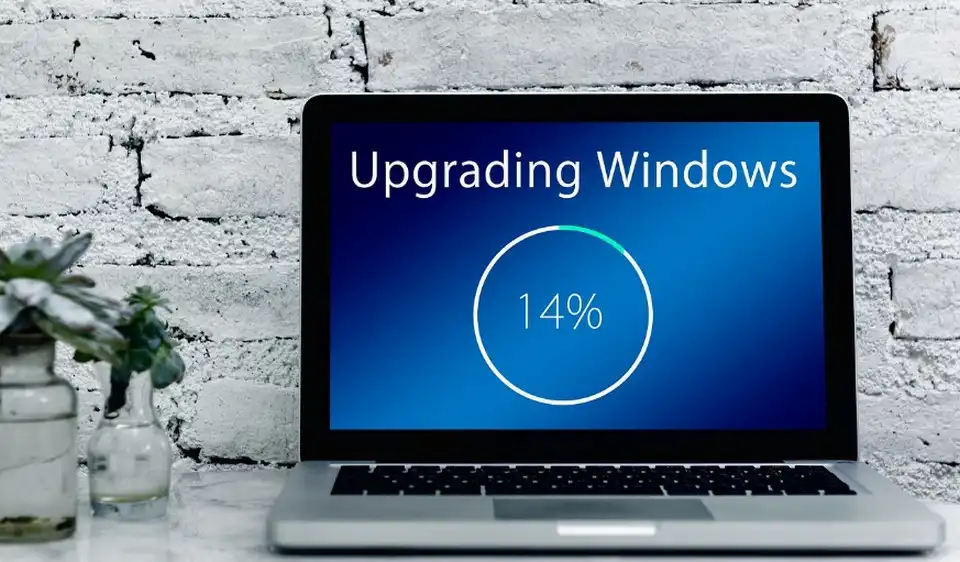 Скоро във Windows може да очакваме платен Start бутон, вграден ИИ астролог и реклами на микрокредити