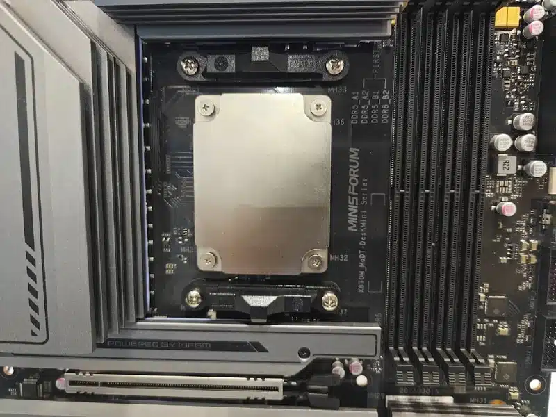 Minisforum представи дънната платка DeskMini F1FGM с вграден 16-ядрен Ryzen 9 9955HX