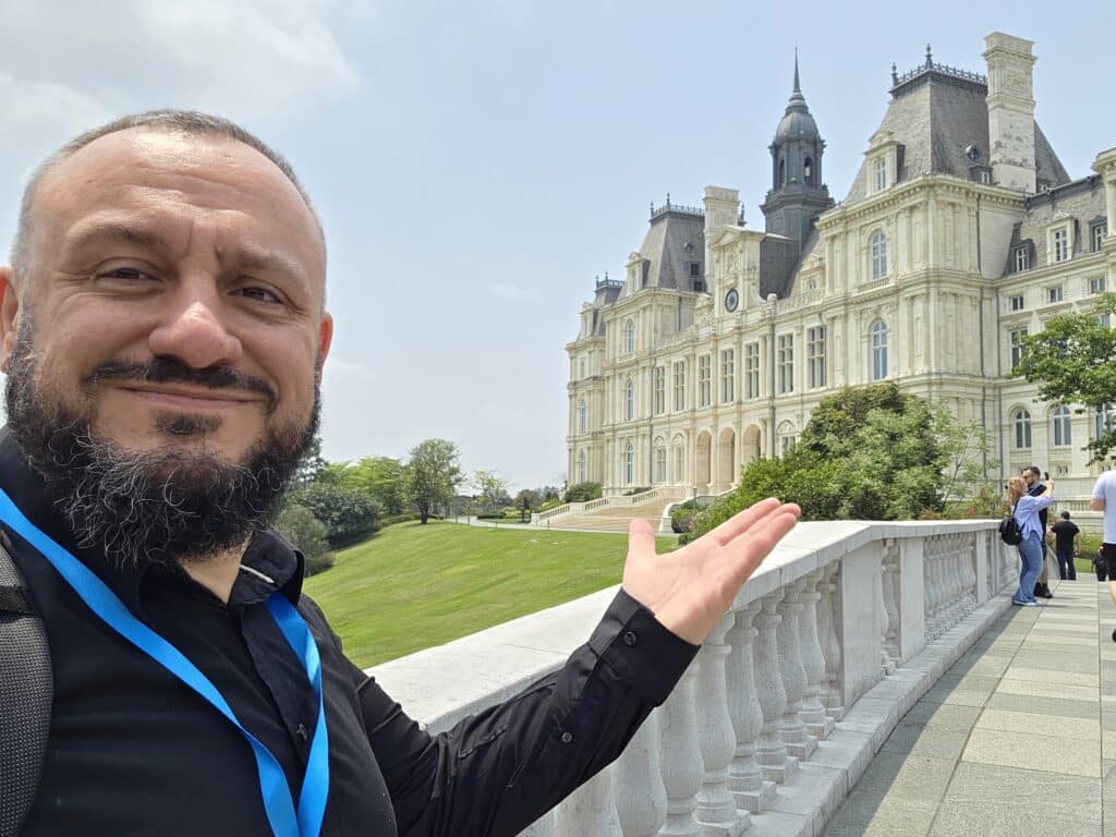 Телепорт към Европа в Китай: Разходка из приказния кампус на Huawei