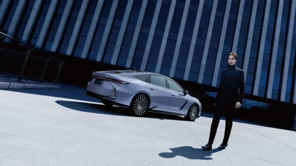 Lexus представи новия ES седан: вече електромобил