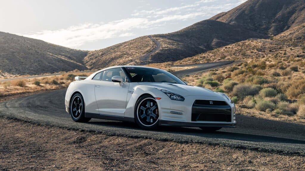 Новите Nissan GTR и Acura NSX ще споделят обща база