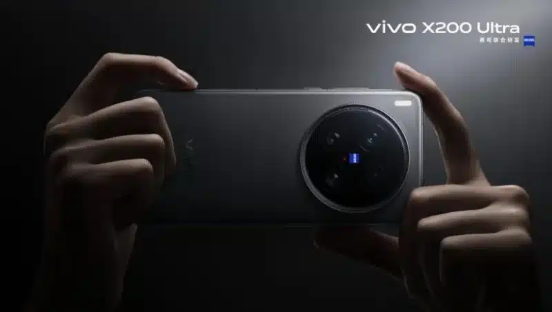 Представен е флагманът Vivo X200 Ultra с 35-мм камера и отделящ се 200-милиметров обектив на цена от 0