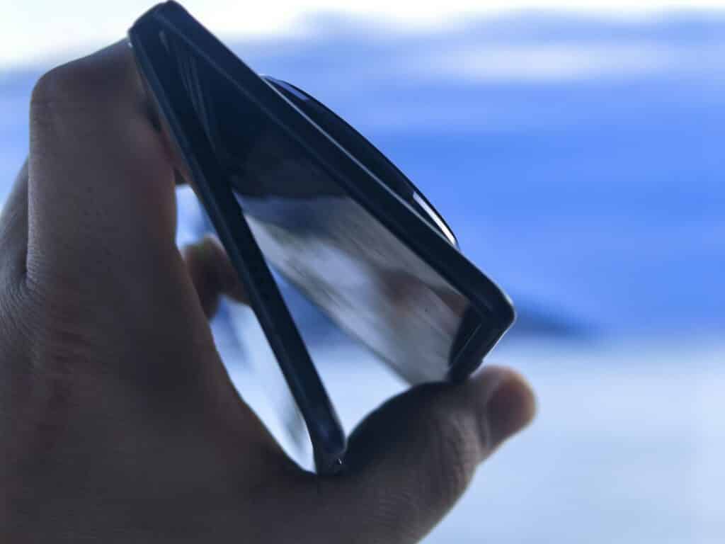 Honor Magic V3 – сгъваем смартфон, който слага в джоба си всички останали