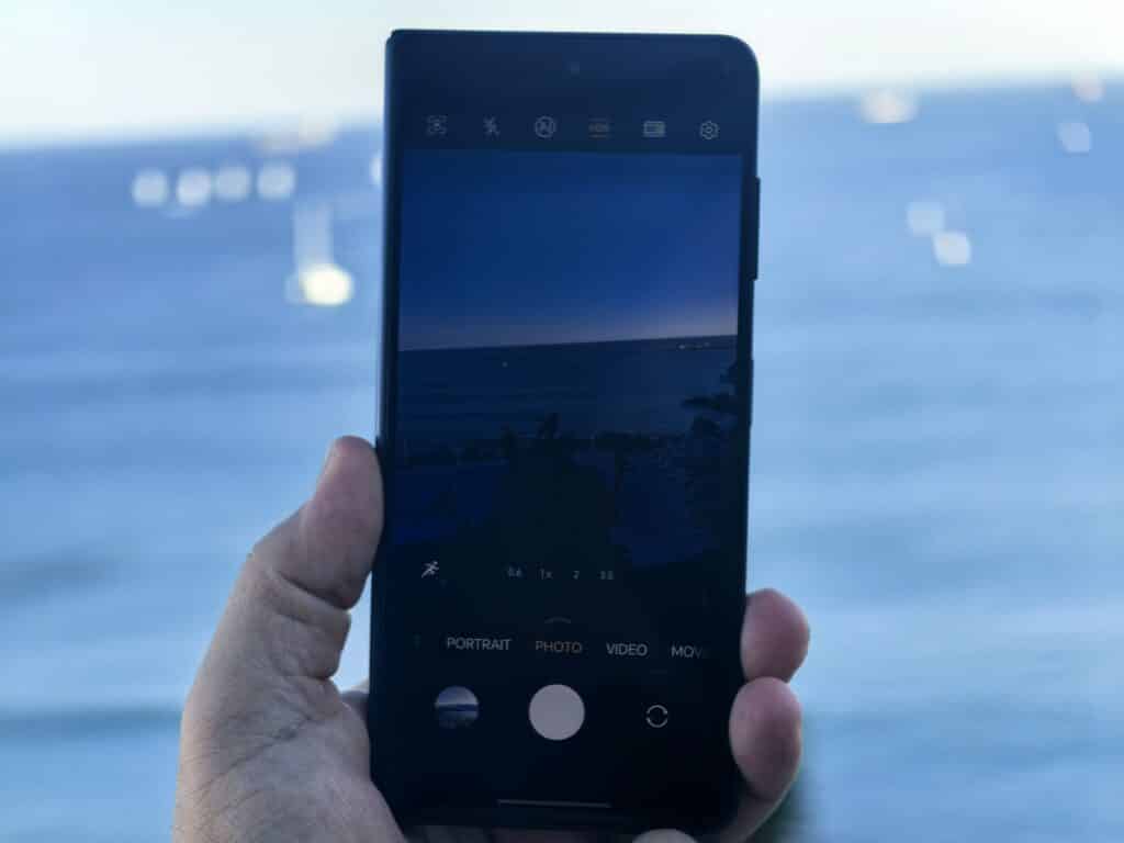 Honor Magic V3 – сгъваем смартфон, който слага в джоба си всички останали