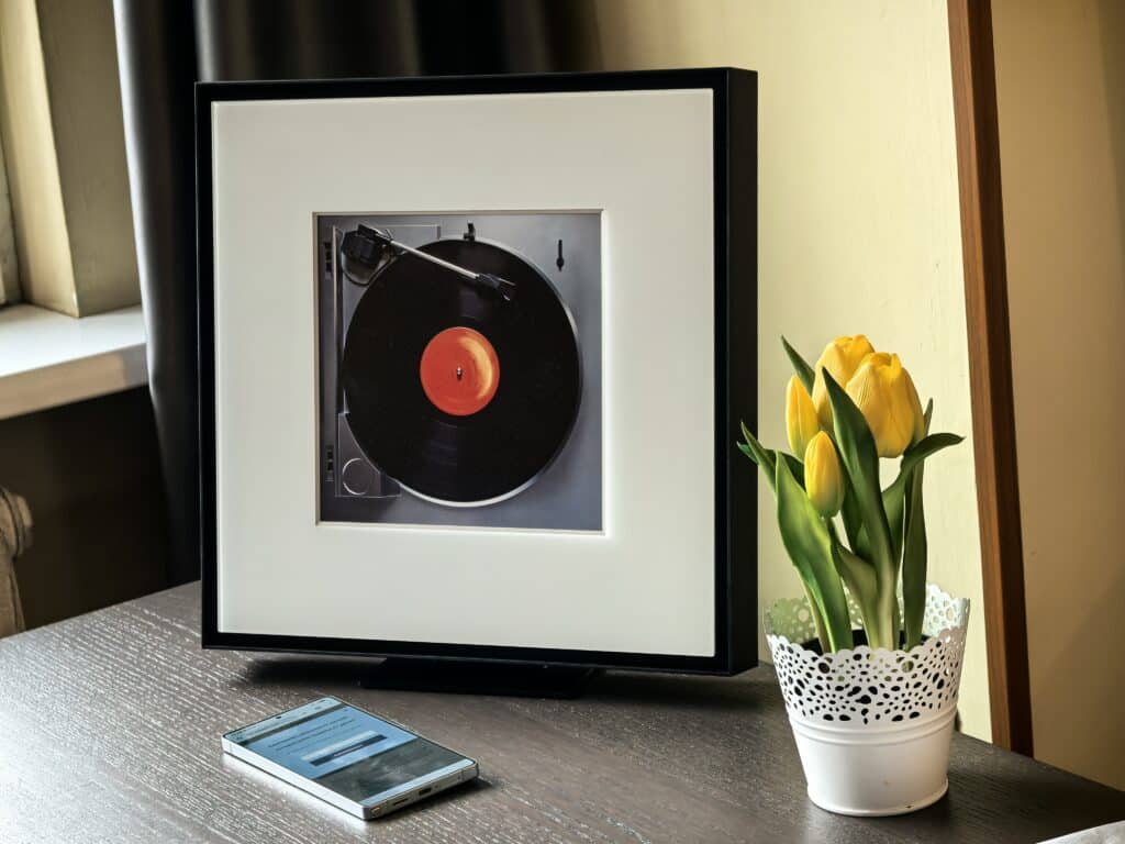 Samsung Music Frame: Рамка за снимки, която звучи по-добре от повечето колони