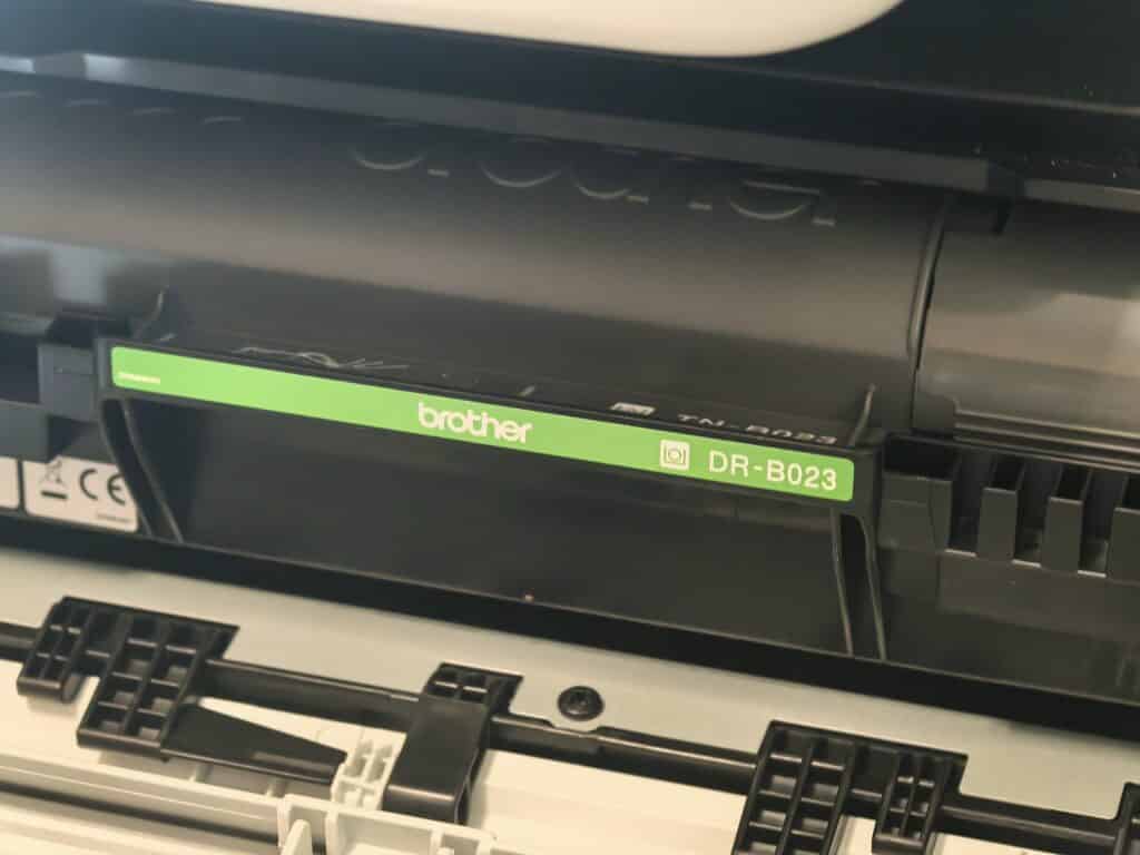 Скорост, тишина и икономичност: Защо Brother MFC-B7810DW е новият фаворит в офиса