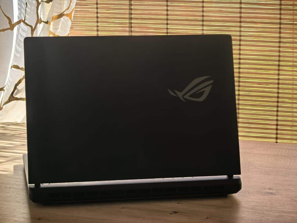 ROG Strix Scar 18 G835L: Не просто лаптоп, а мобилна еволюция на силата