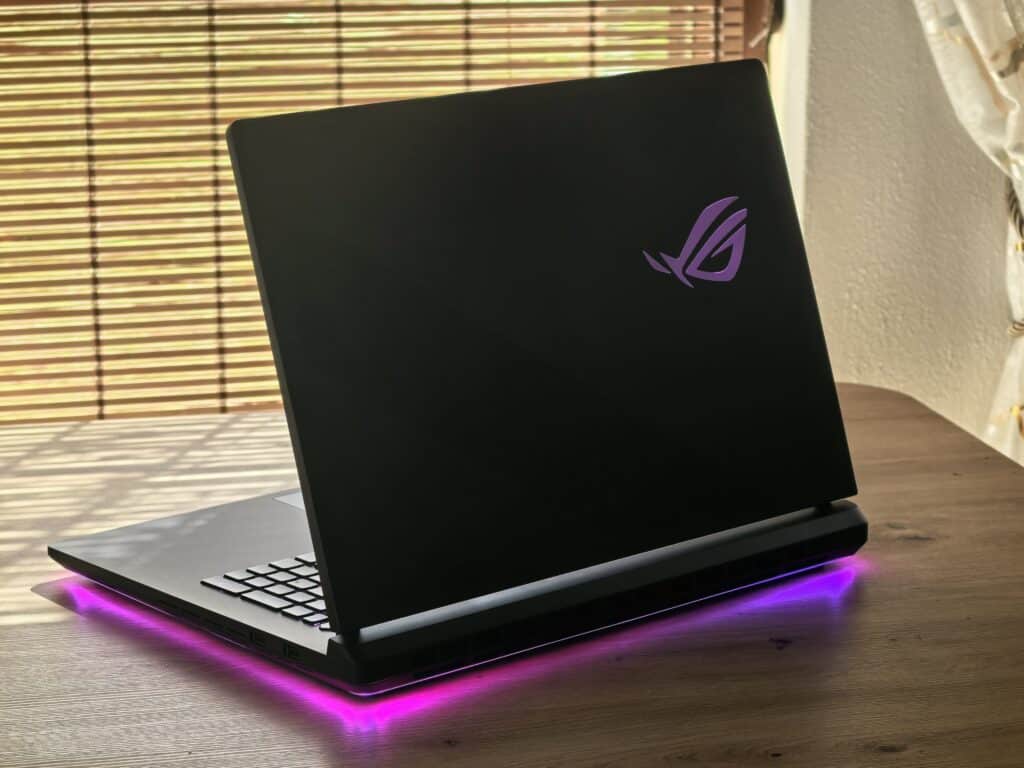 ROG Strix Scar 18 G835L: Не просто лаптоп, а мобилна еволюция на силата