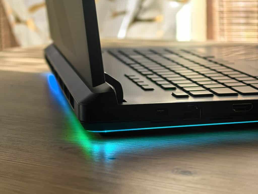 ROG Strix Scar 18 G835L: Не просто лаптоп, а мобилна еволюция на силата