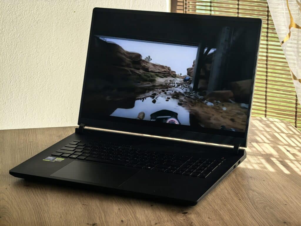 ROG Strix Scar 18 G835L: Не просто лаптоп, а мобилна еволюция на силата
