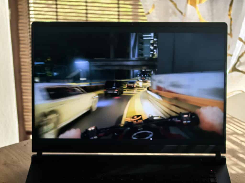 ROG Strix Scar 18 G835L: Не просто лаптоп, а мобилна еволюция на силата