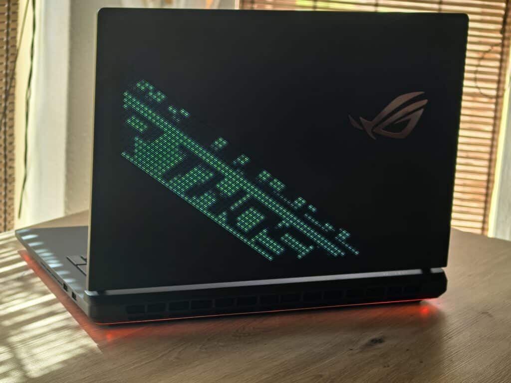 ROG Strix Scar 18 G835L: Не просто лаптоп, а мобилна еволюция на силата