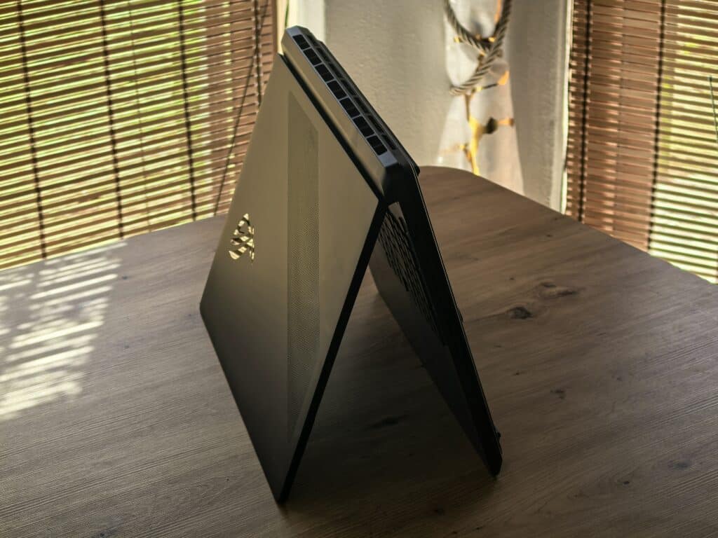 ROG Strix Scar 18 G835L: Не просто лаптоп, а мобилна еволюция на силата