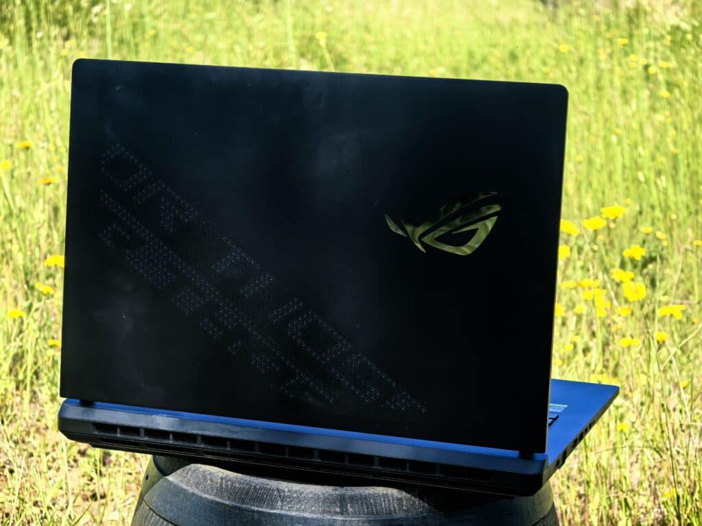 ROG Strix Scar 18 G835L: Не просто лаптоп, а мобилна еволюция на силата