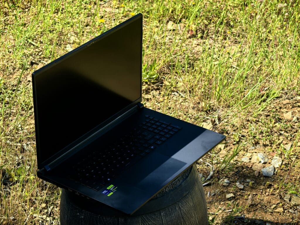 ROG Strix Scar 18 G835L: Не просто лаптоп, а мобилна еволюция на силата