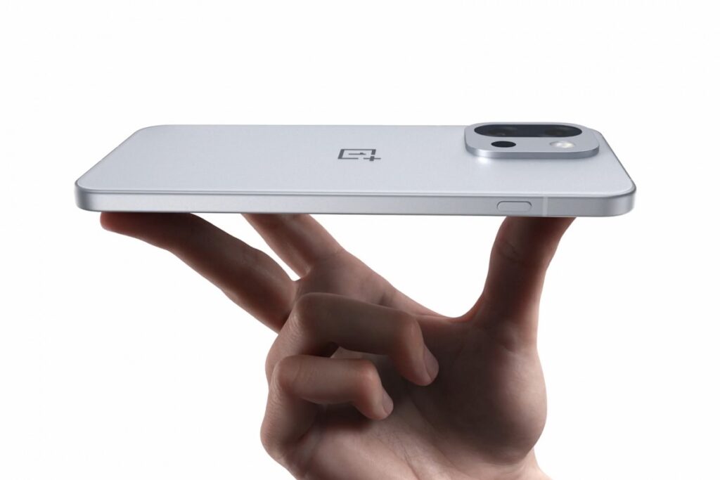 Компактният флагман OnePlus 13T дебютира с 6.3″ OLED дисплей, чип Snapdragon 8 Elite и 6260 mAh батерия на цена от 0