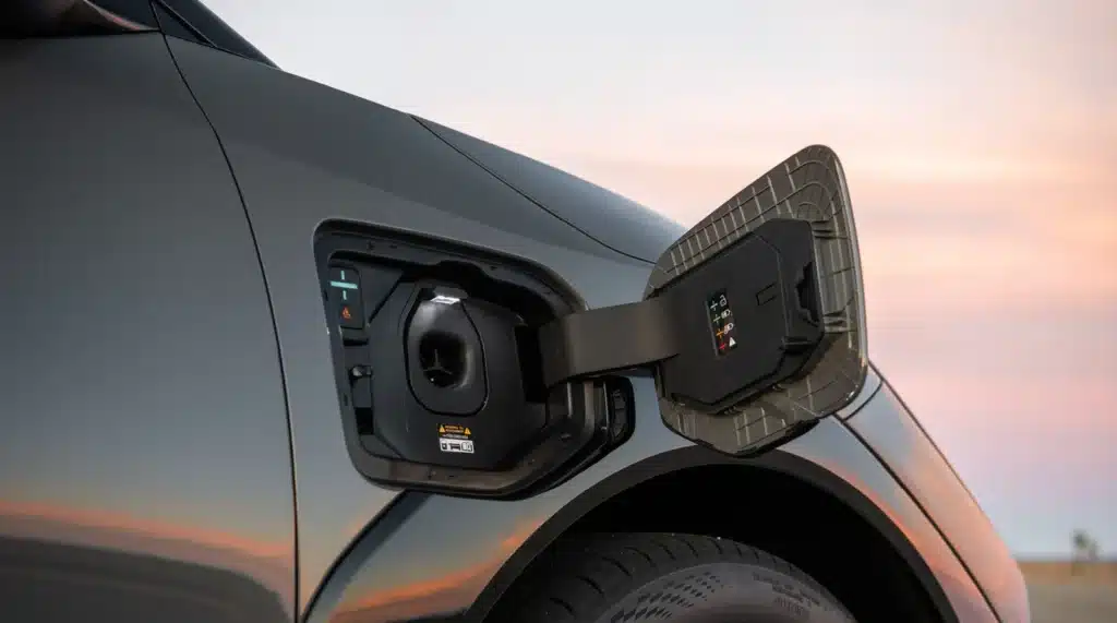 Kia представи конкурент на Tesla Model 3 – електрическия седан EV4 на цена от 000