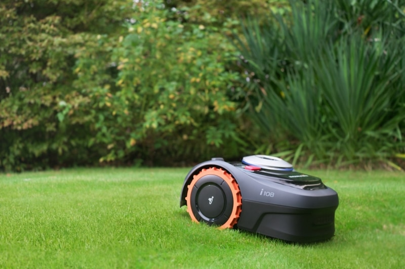 Segway представи в България косачка-робот със сателитна навигация и изкуствен интелект