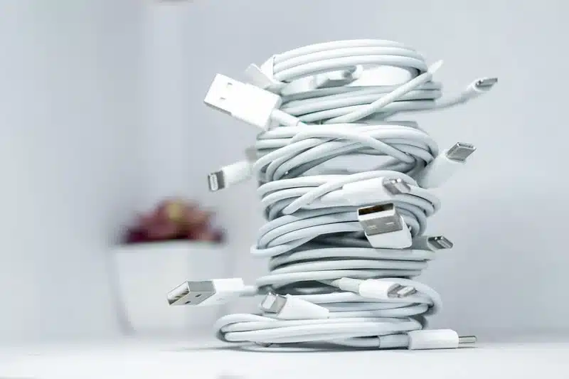 Днес се навършват 25 години от създаването на USB 2.0 – стандартът, който промени света