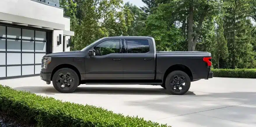 Ford F-150 Lightning отново оглави пазара на електрическите пикапи в САЩ