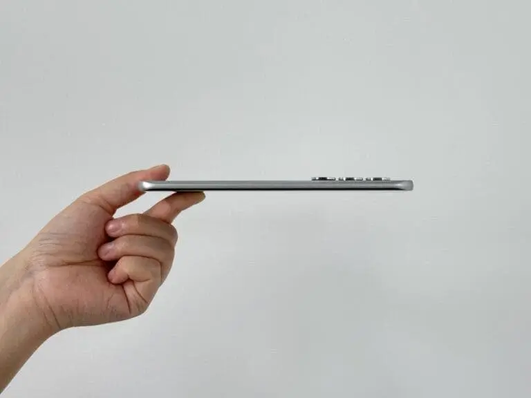 Новият Infinix Hot 60 Pro+: Тънък като бръснач, но заслужава ли си?