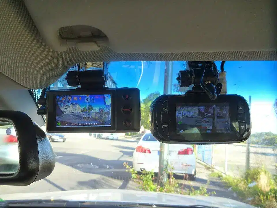 В кои европейски страни са забранени автомобилните видеорегистратори? Същност на забраните и размер на глобите